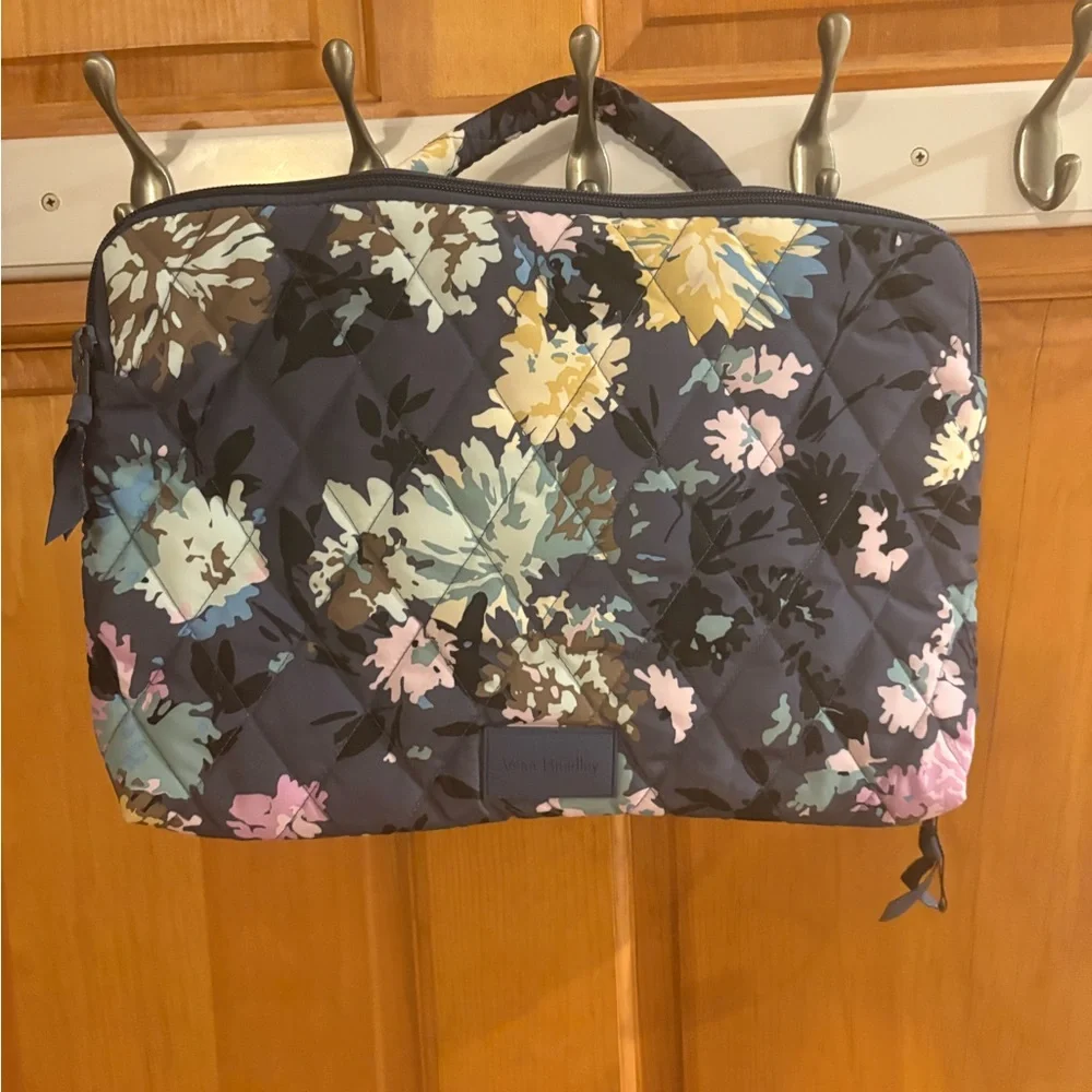 Vera Bradley floral Laptop/work station Bag New without tag's.
